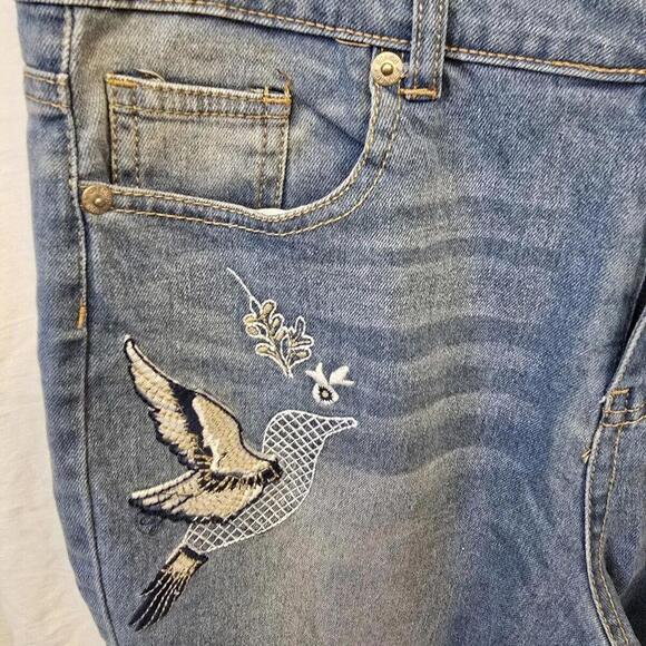 Bongo Missy‎ Jeans Skinny 16 Embroidered Jeggings Light Wash Artsy Bird (54-2) - Picture 3 of 14